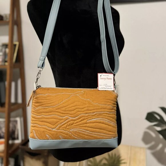 Shoulder Strap Small Purse Handmade out of Sig Zane Material NEW Quilted nwt - Picture 7 of 16